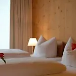 فندق Hoerger Biohotel Und Tafernwirtschaft Kranzberg